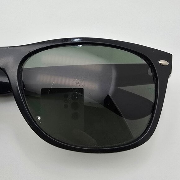 Ray-Ban RB2132 901 Wayfarer Black Frame G-15 Green Glass Lens Sunglasses Italy - Picture 11 of 13